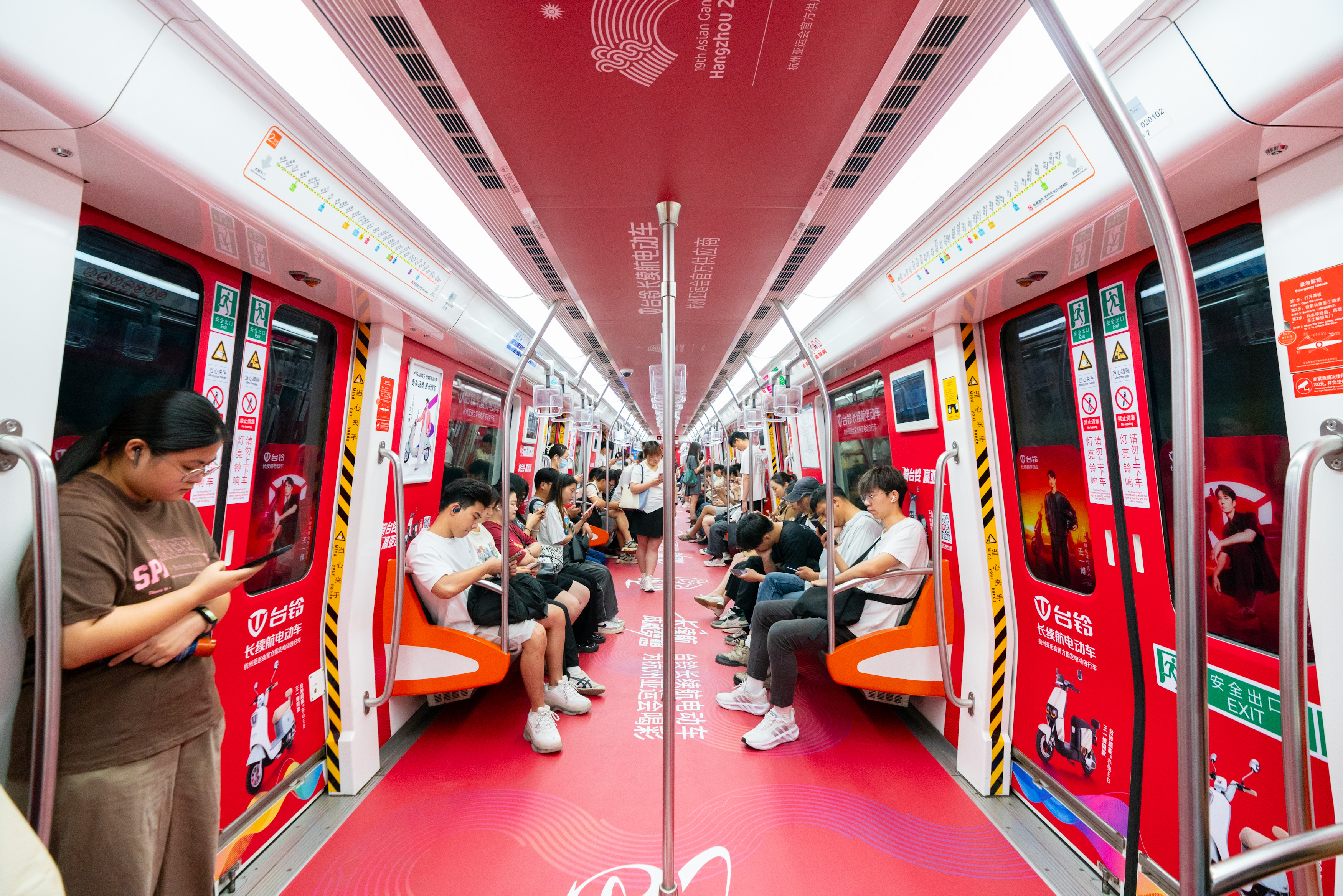 臺(tái)鈴長(zhǎng)續(xù)航電動(dòng)車(chē)