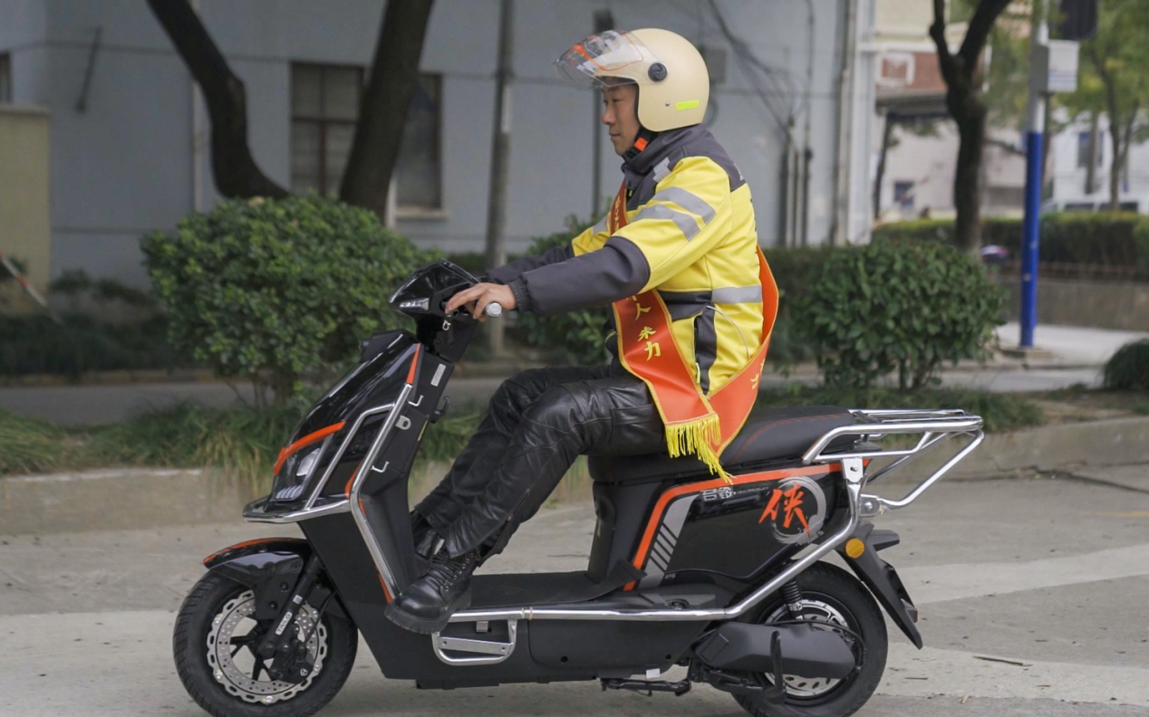 臺(tái)鈴長(zhǎng)續(xù)航電動(dòng)車(chē)